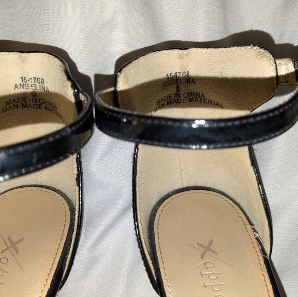 6M black heels - Picture 3 of 5